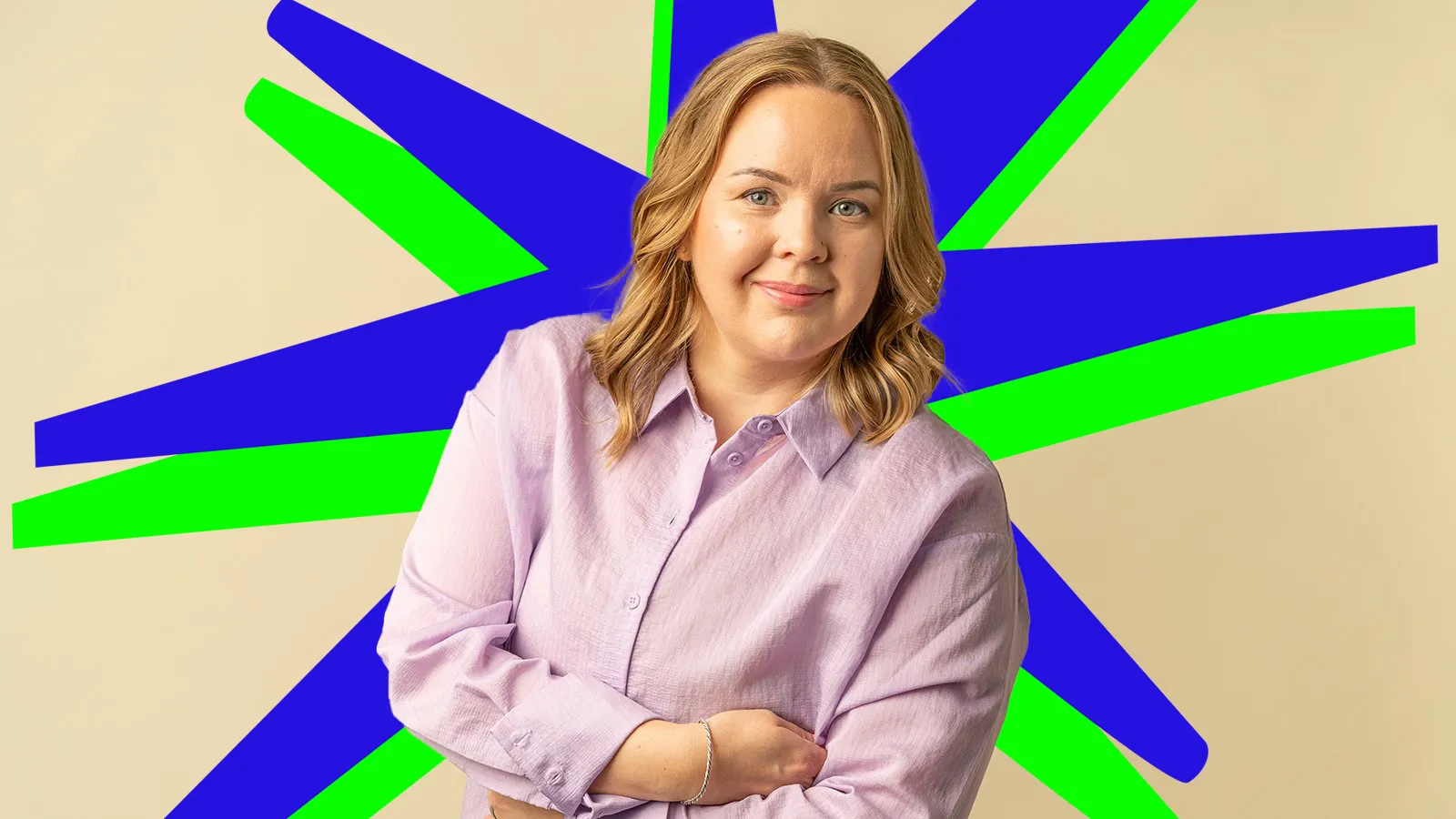 Netflixin pääkonttori iltaruskon aikaan, räikeä punainen logo erottuu. Taustalla kaupungin vilkas katunäkymä ja pilvenpiirtäjiä.
